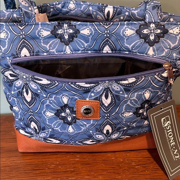 🔥🆕🔥Stone Mountain Quilted Floral handbag/lunchbag - Picture 5 of 6